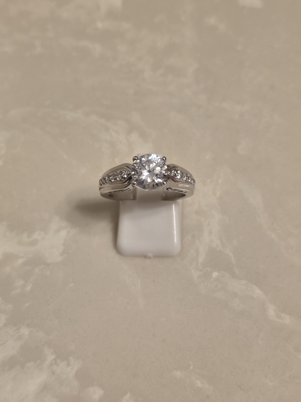 Classic Solitaire Round Cubic Zirconia Engagement Ring Size 8 - Picture 5 of 10